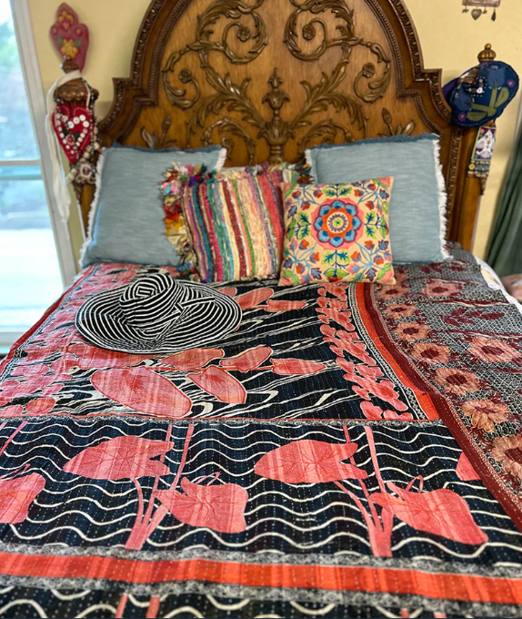 Handmade Cotton Kantha Hand Bags & Quilts