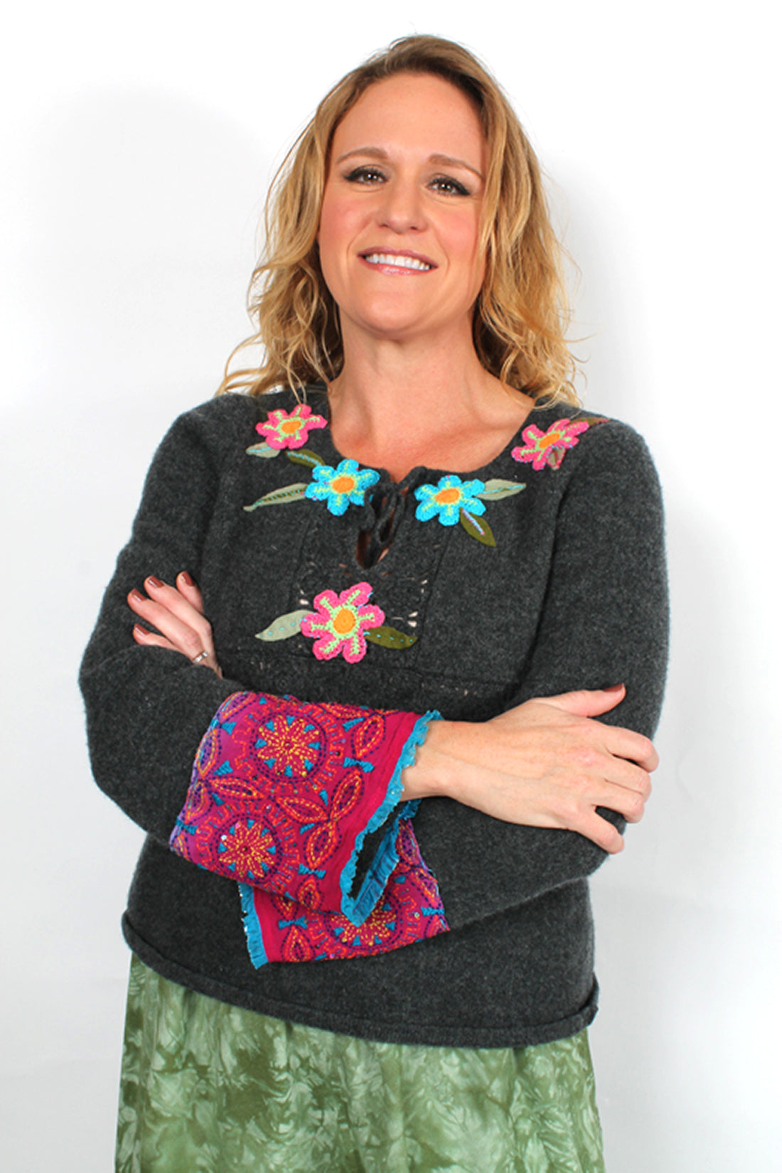 SunHeart American Eagle Outfitters Lambswool Felted Sweater Dia De Los Muertos Embroidered Flowers Sugar Skull Silk Upcycled Sml-Large